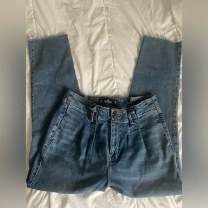 Hollister curvy ultra high rise mom jean